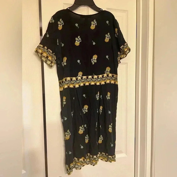 Ella moon midi dress, has pockets and zipper. Size M - Picture 5 of 6